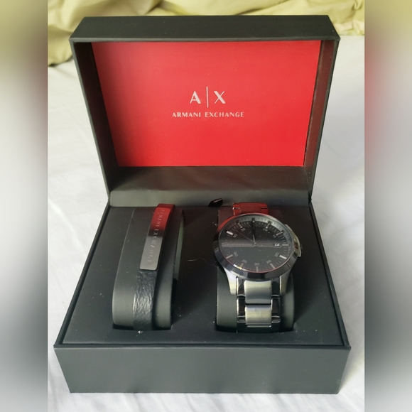 Armani Exchange Men's AX7101 Watch & Bracelet Gift Set - Picture 6 of 14